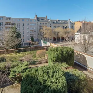 Charming 1br On The Saône Riverbank Appartement