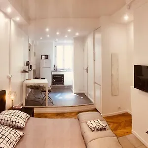 G: En Plein Centre De Lyon, Visite à Pied Appartement